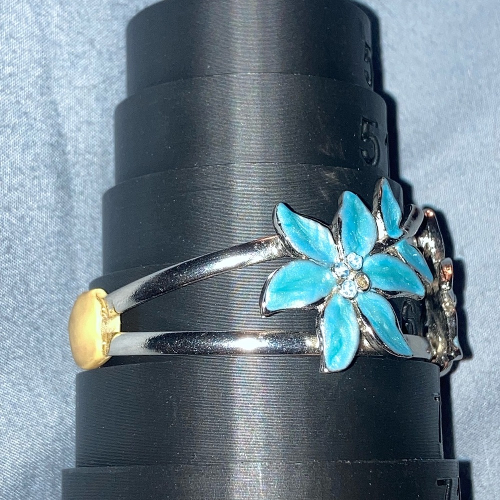 Turquoise Floral Silver Tone Braclet - Blue Flower Design - Picture 2 of 6